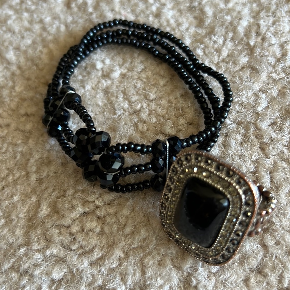 Black beads bracelet and ring